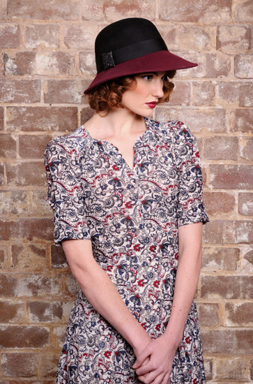 Sydney Fashion Photographer, Vintage styled fashion, Blue Red paisley 40's style patterned dress - Photography by Kent Johnson.